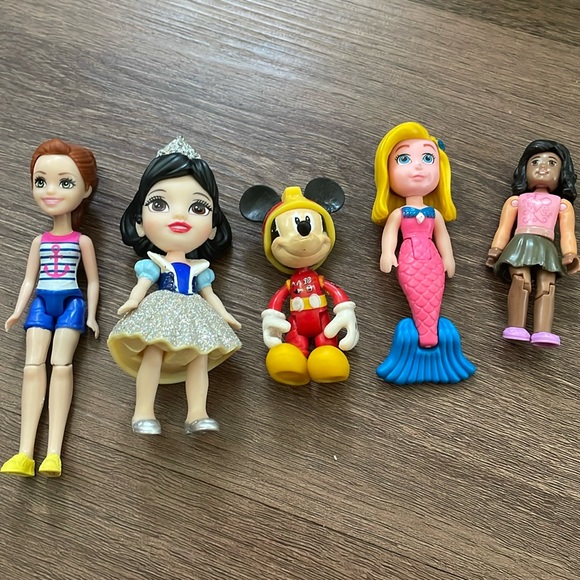 Disney Characters Mickey Mouse and His Friends - Picture 1 of 2